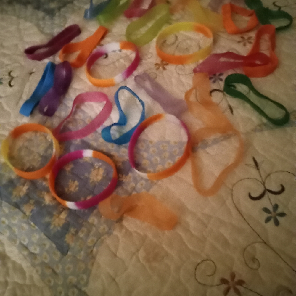 30 Rubber bracelets